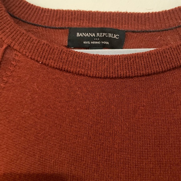 Banana Republic Women's Brick Red Crew Neck Sweater - Picture 2 of 2